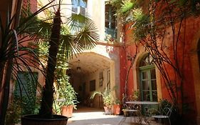 Rue Du Chateau Bed And Breakfast