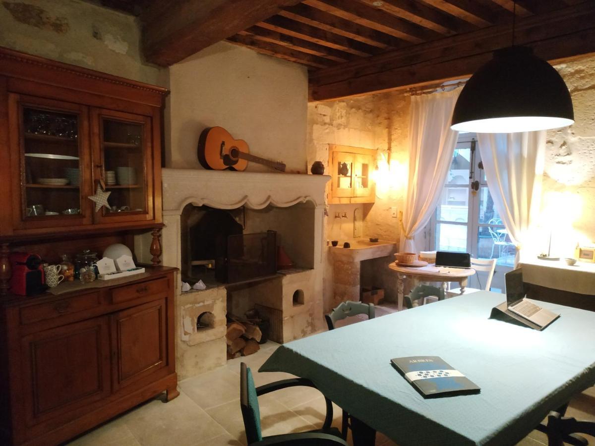 Rue Du Chateau Tarascon Buitenkant foto